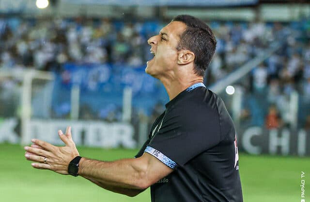 'Todo jogo é o mais importante da nossa vida', afirma técnico do Paysandu após vaga na final da Copa Norte