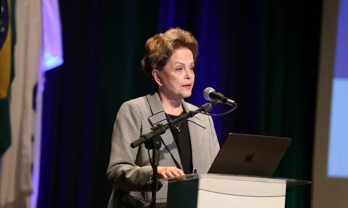 TRF-1 reconhece Dilma como anistiada e fixa indenização de R$ 400 mil por danos morais