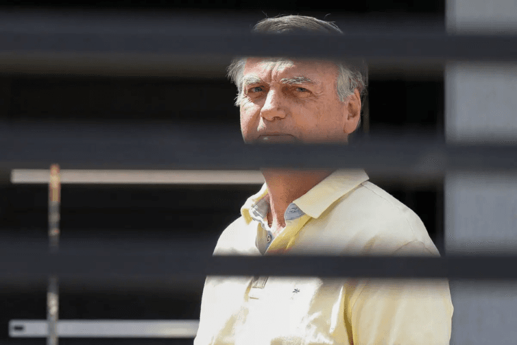 TRF-6 restabelece integralmente benefícios de Bolsonaro e garante carros oficiais mesmo com ex-presidente preso