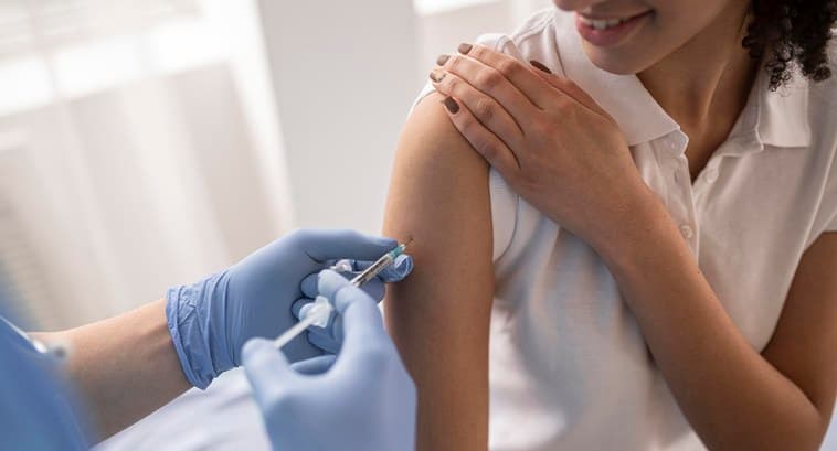 Vacina HPV: Ministério da Saúde amplia prazo para jovens de 15 a 19 anos receberem imunizante