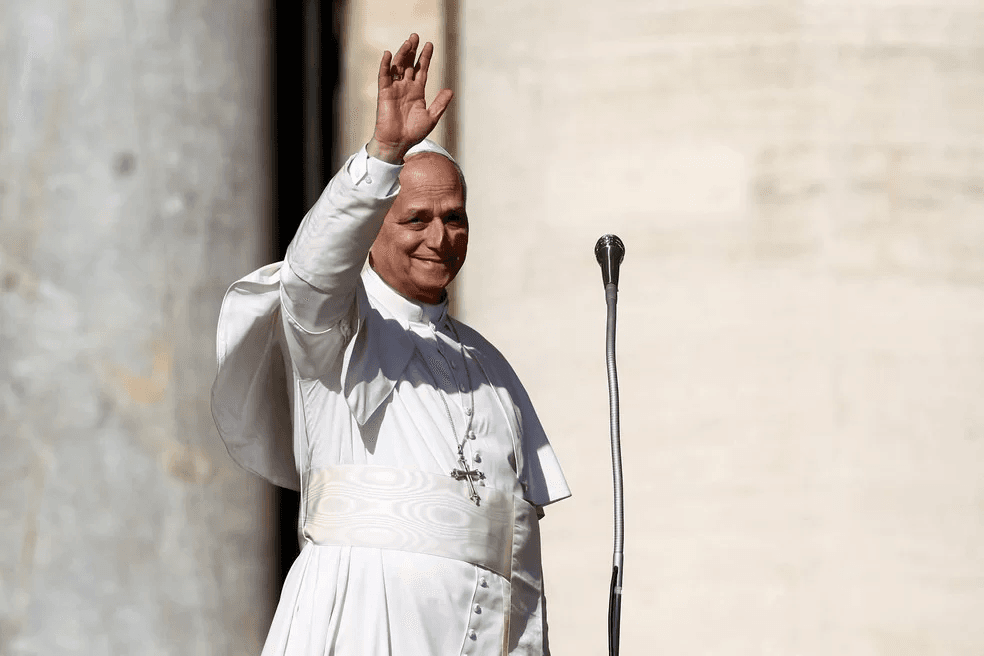 Papa Leão XIV defende monogamia em novo decreto: "Um cônjuge é suficiente"